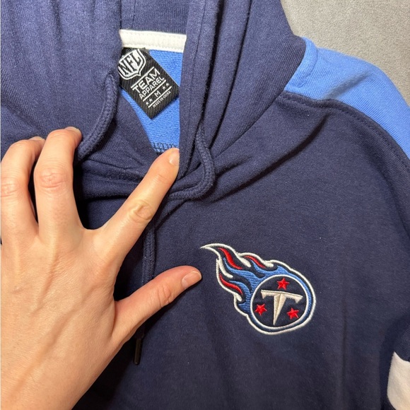 🏈 Tennessee Titans NFL Pullover Hoodie Spirit Sweatshirt Size M 🏈 - Picture 3 of 3